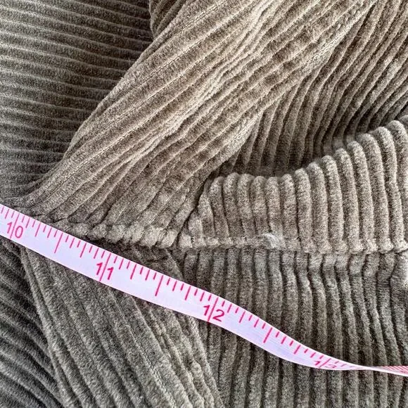 Aritzia TNA High Rise Straight Leg Corduroy Trousers | Green Size 12 - Picture 7 of 8